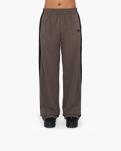 TRACK PANTS V3 MOCHA BLACK - VICINITY