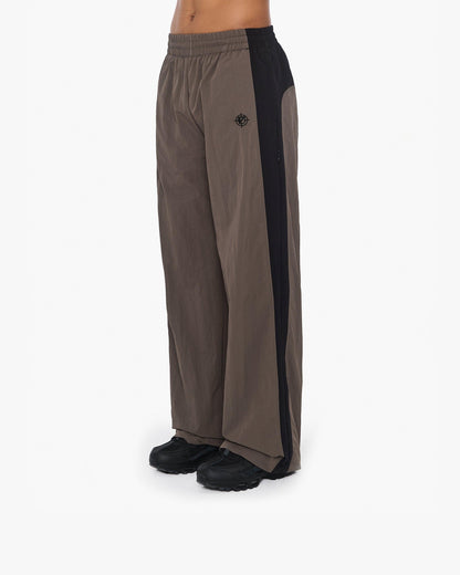 TRACK PANTS V3 MOCHA BLACK - VICINITY