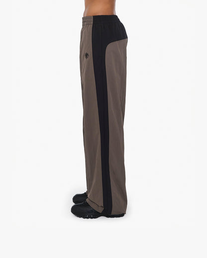 TRACK PANTS V3 MOCHA BLACK - VICINITY